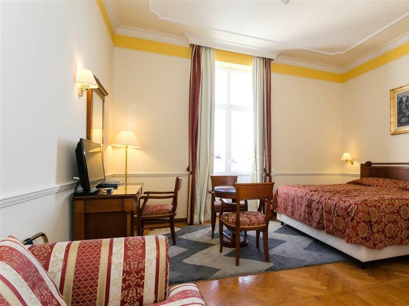 Hotel Continental Opatija Bagian luar foto
